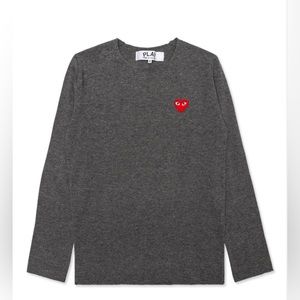 COMME DES GARCONS PLAY
CREWNECK SWEATER